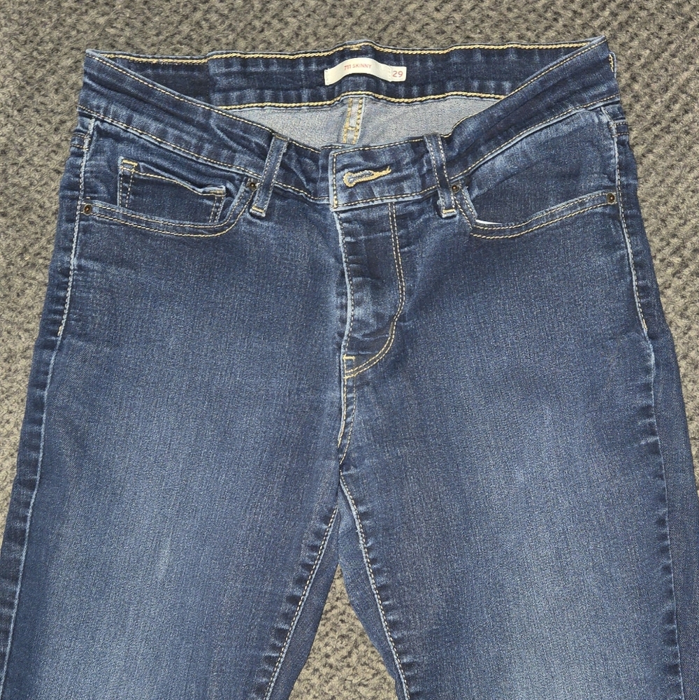Like New Levi's Women's 711 Skinny Straight Leg Jeans